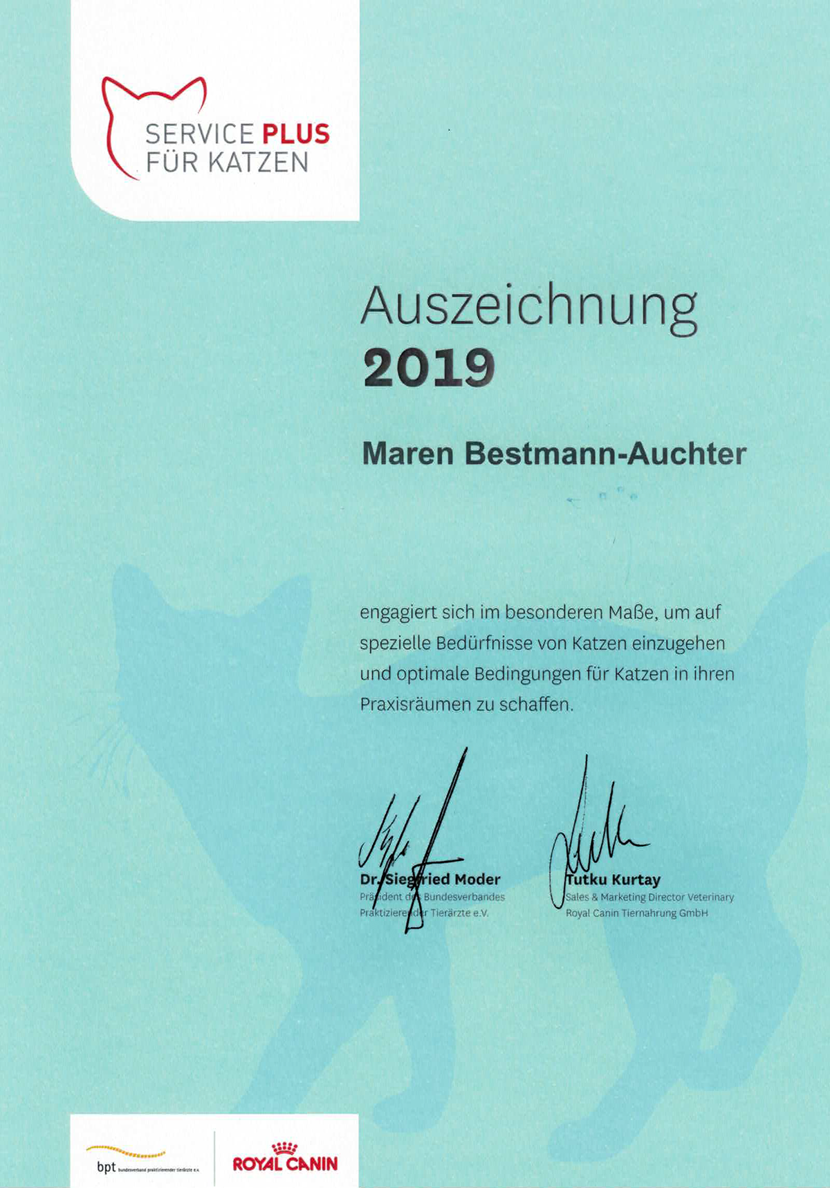 Auszeichnung von Katzenflüsterin Maren Bestmann-Auchter durch Royal Canin